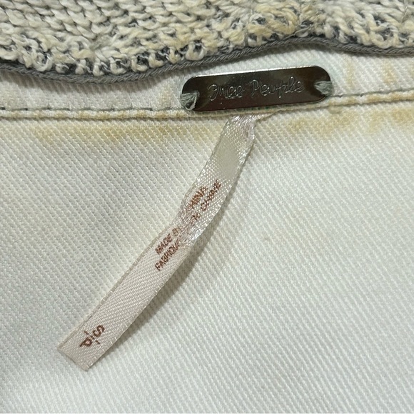 FREE PEOPLE White Distressed Denim Jacket in Women's Size Small - Picture 6 of 9